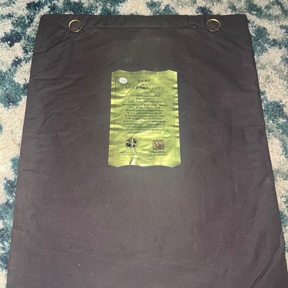 Vintage Lady and unicorn tapestry bunny - Picture 2 of 3